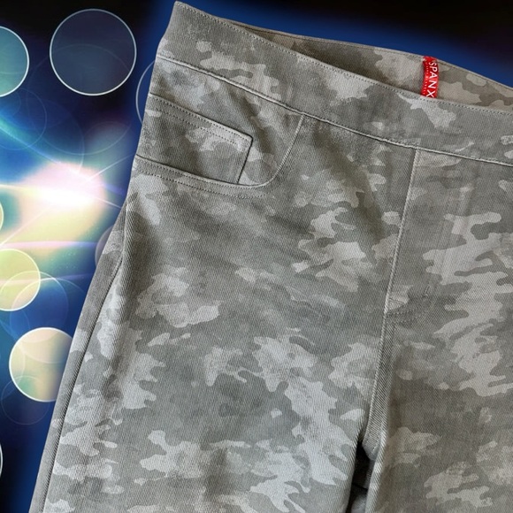 Spanx ‘Ankle Jean-ish Leggings’ in Gray “Stone Wash Camo” Size Medium - Picture 7 of 16
